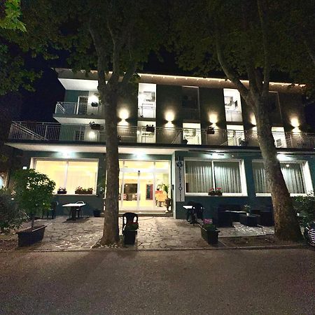 Blue Loft Hotel チェゼナーティコ エクステリア 写真