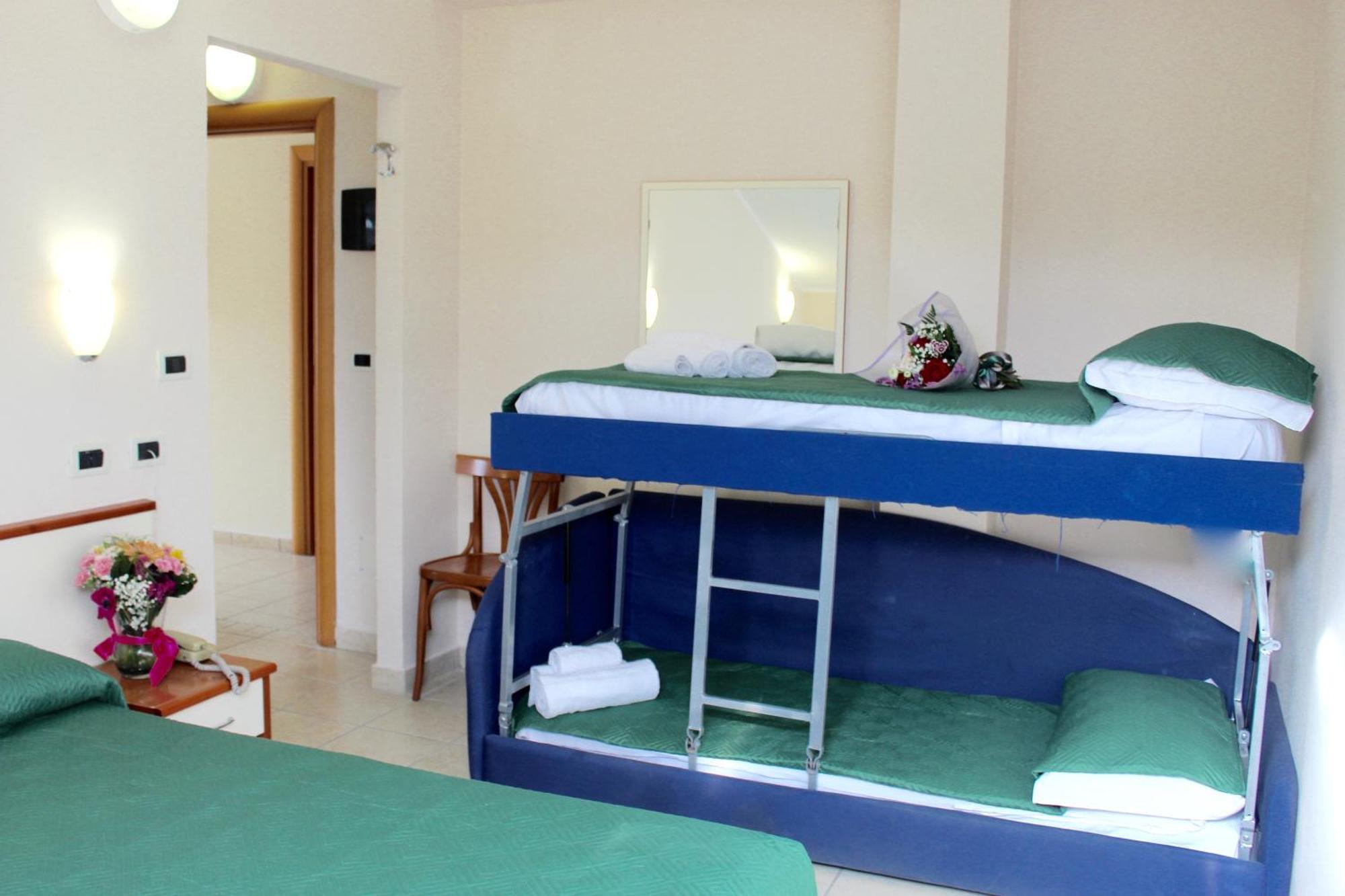 Blue Loft Hotel チェゼナーティコ エクステリア 写真