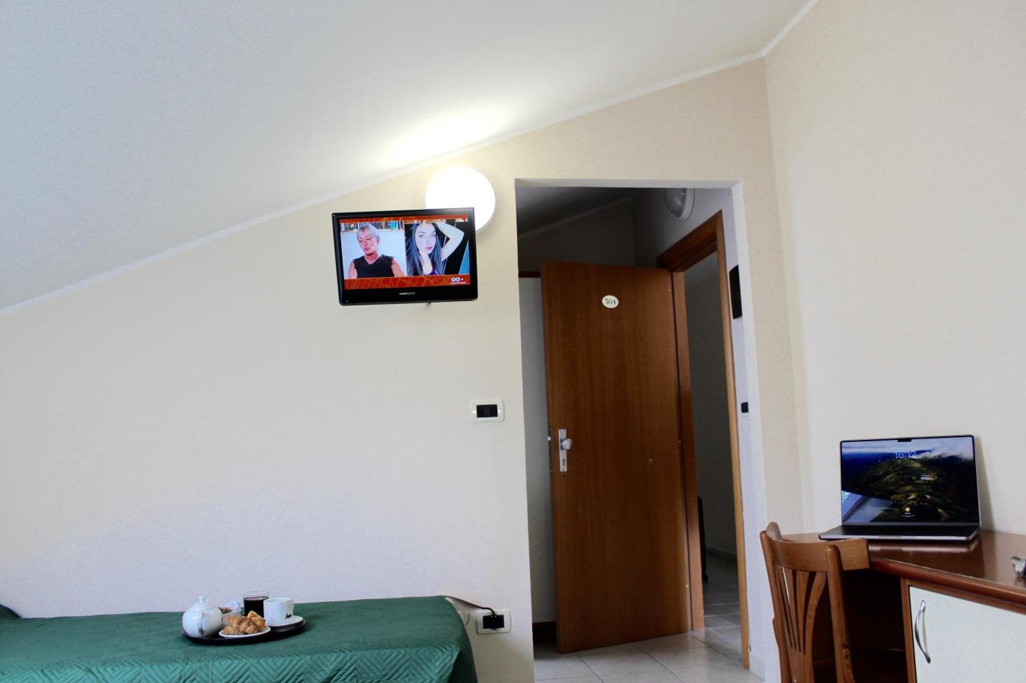 Blue Loft Hotel チェゼナーティコ エクステリア 写真
