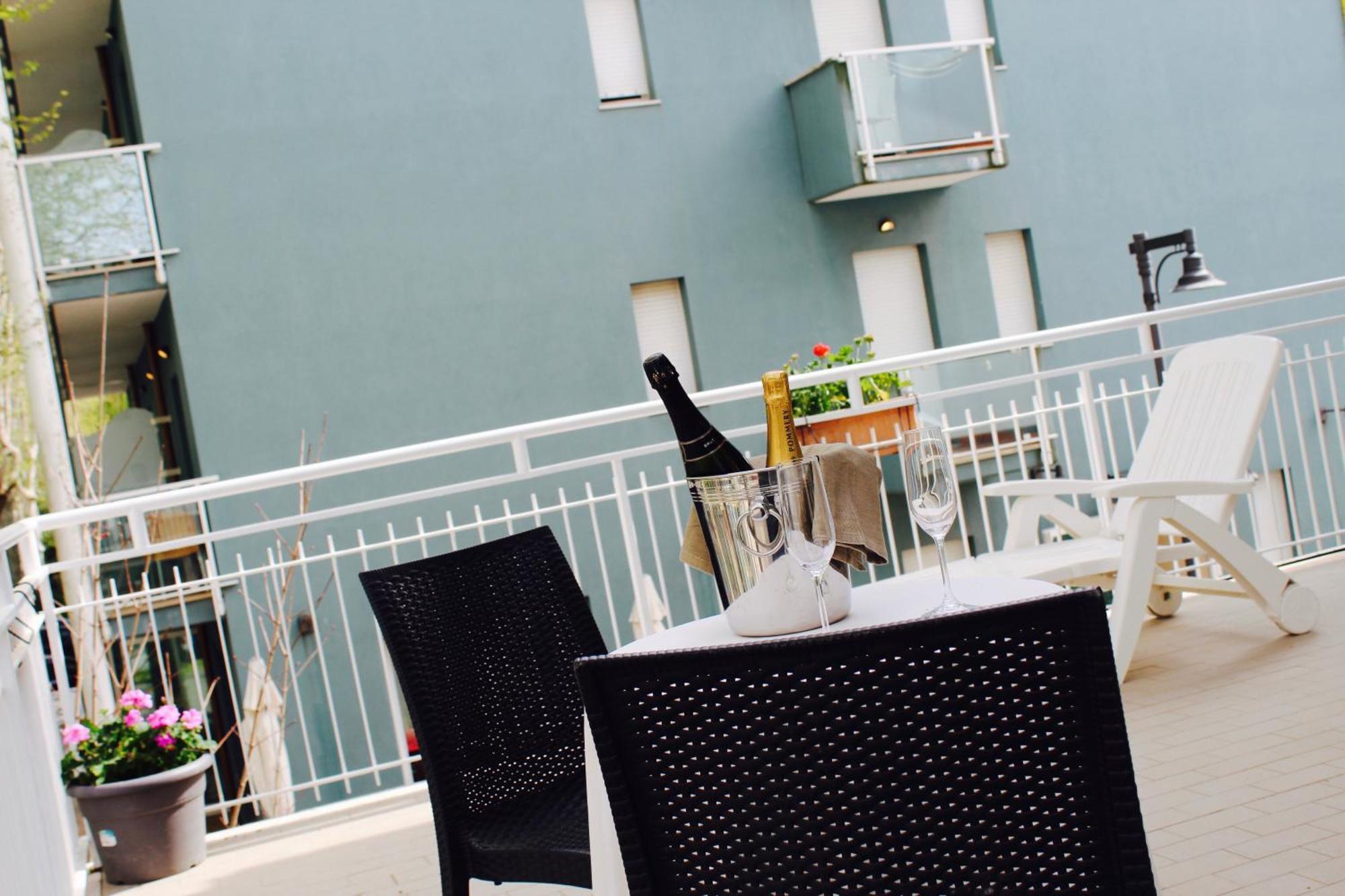 Blue Loft Hotel チェゼナーティコ エクステリア 写真