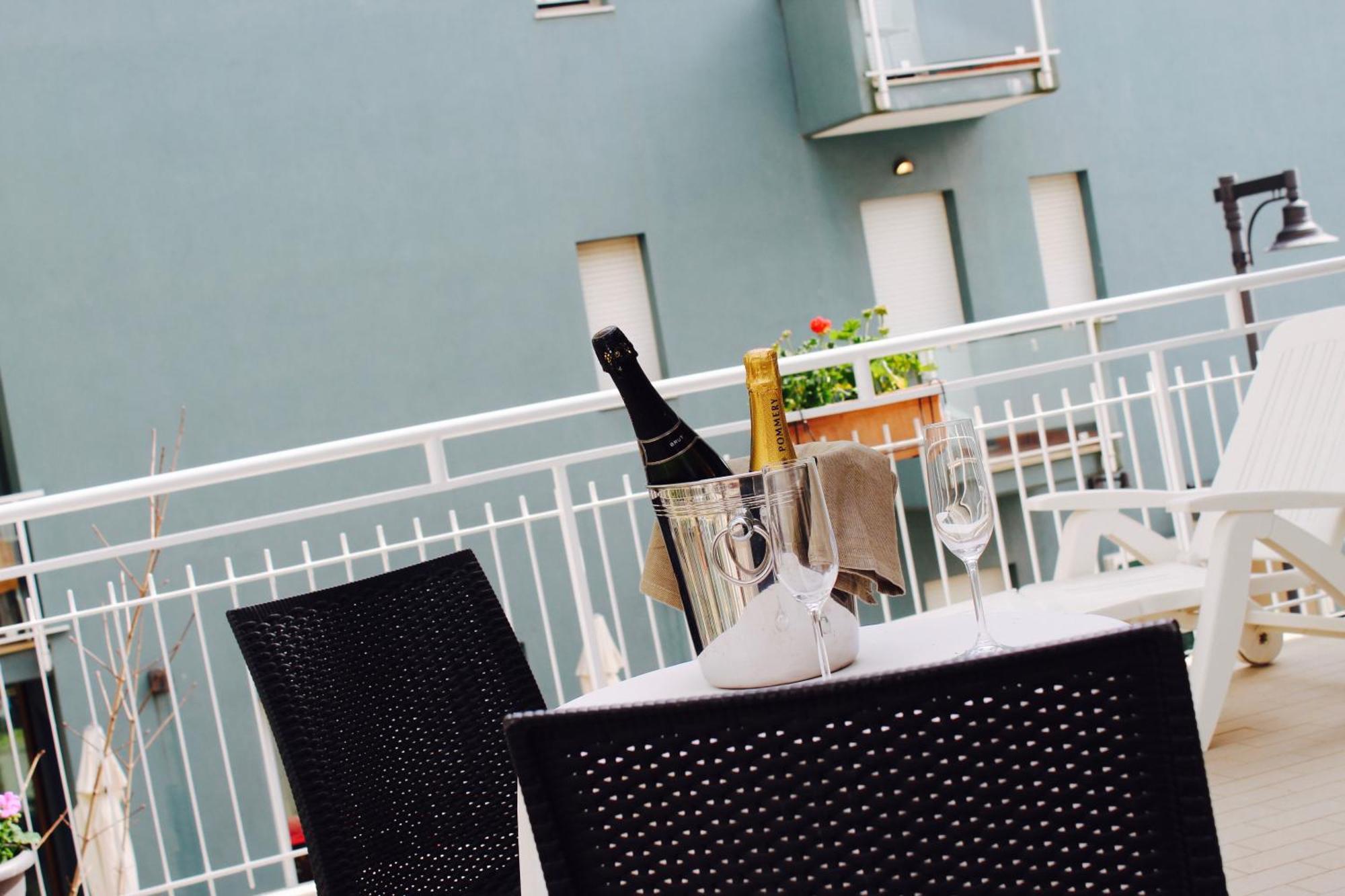 Blue Loft Hotel チェゼナーティコ エクステリア 写真