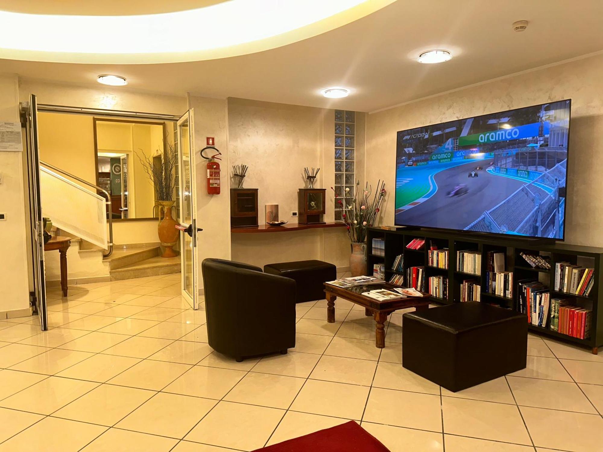 Blue Loft Hotel チェゼナーティコ エクステリア 写真